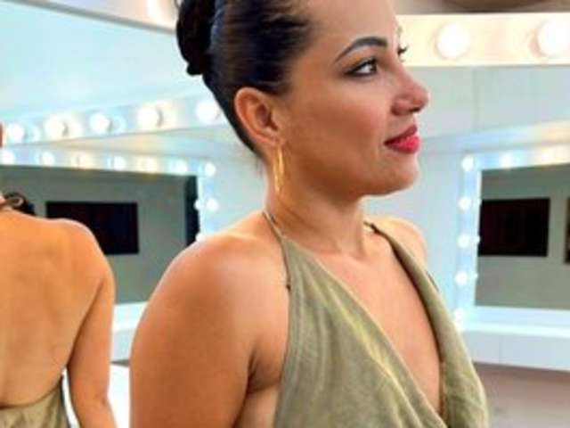 go to chat with RominaJoy