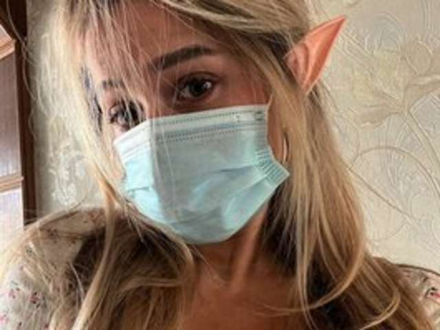 go to chat with Roxana5