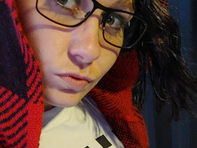 go to chat with Roxxi6969