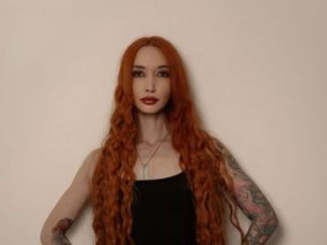 go to chat with Roxy-Sun