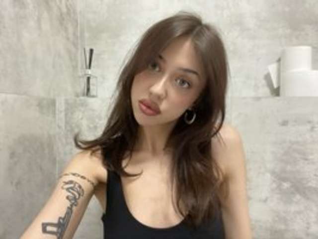 go to chat with RoxyBullet
