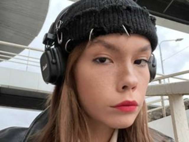 go to chat with RubyRedkiss