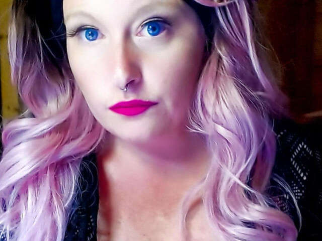 go to chat with RyleeRebel