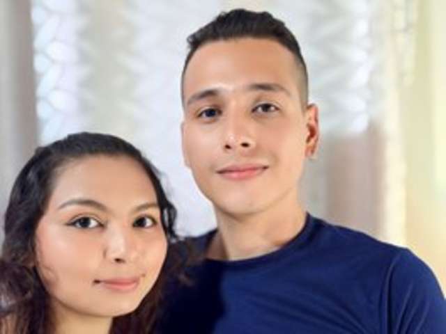 go to chat with SOFIA-AND-LIAM