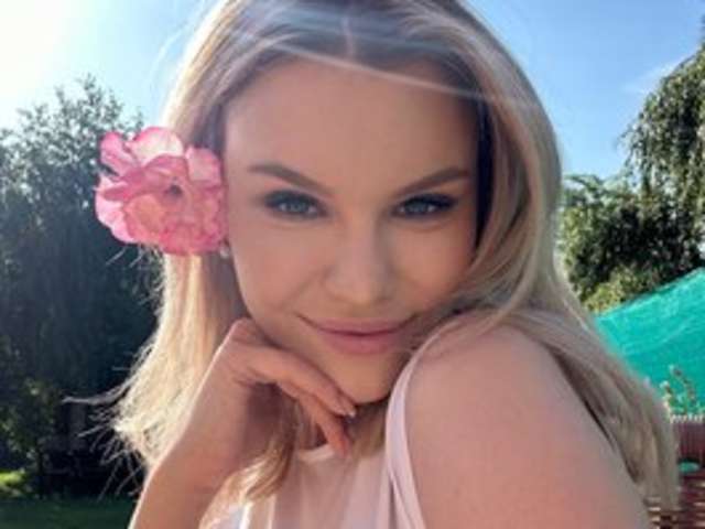 go to chat with SadieCute