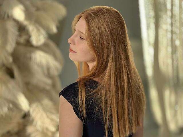 go to chat with SallyAngel