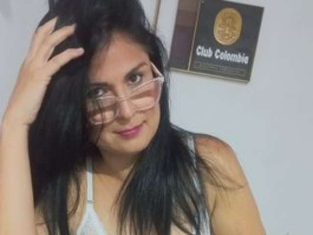 go to chat with SamantaMilf4