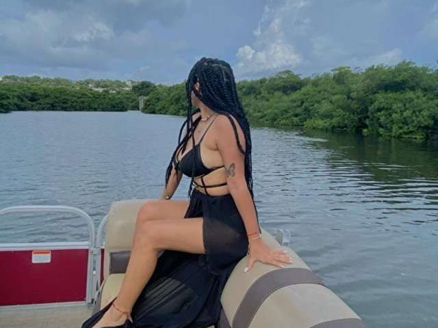 go to chat with SamanthaRoss
