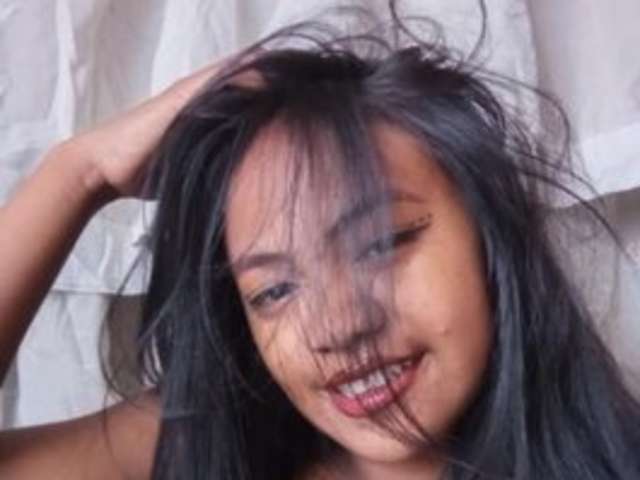 go to chat with Sarah-001