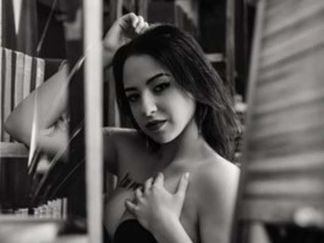 go to chat with Sarah-Dumont