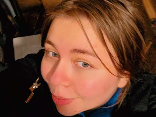 go to chat with Sarah000