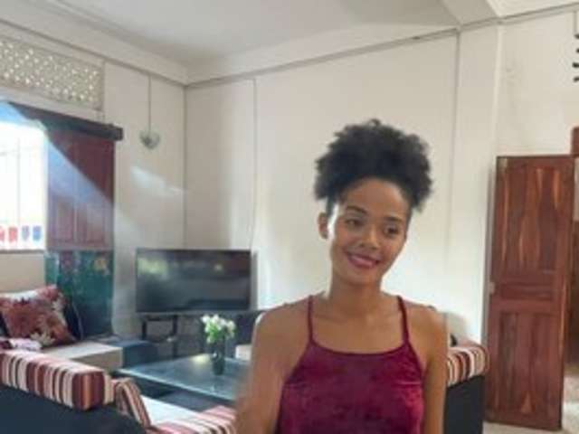 go to chat with Sarah06