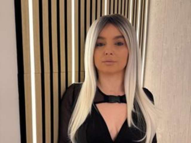 go to chat with SarahAnn_Official