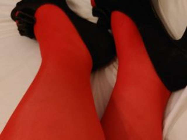 go to chat with Secretshoes1