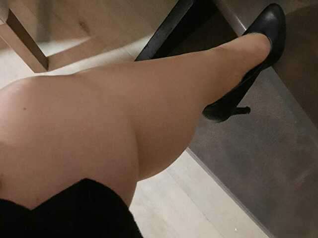 go to chat with Selena271