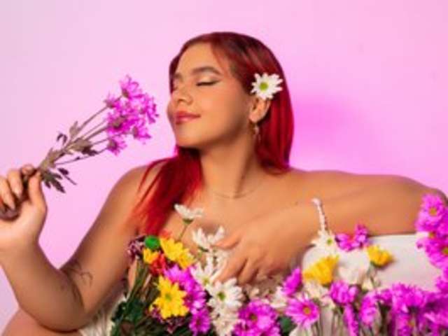 go to chat with SeleneMiiller