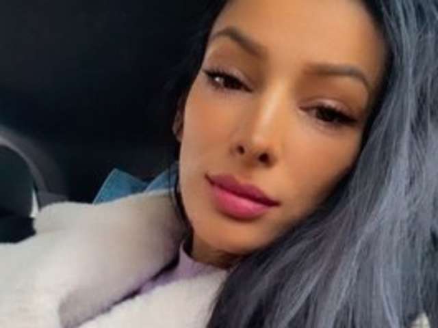 go to chat with Selenna