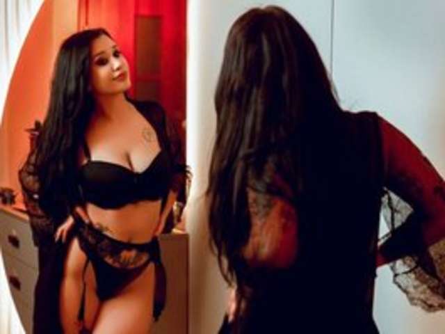 go to chat with SelenneMoon