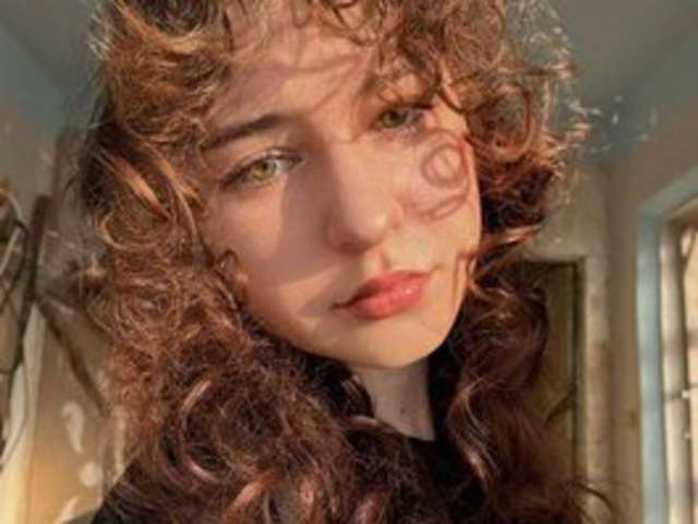 go to chat with Sensual-Kessi