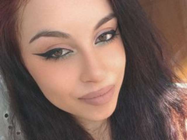 go to chat with Serena-Joy