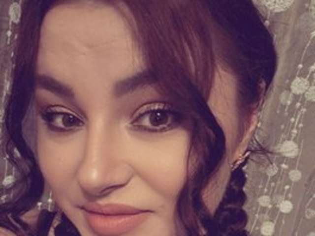 go to chat with Sese