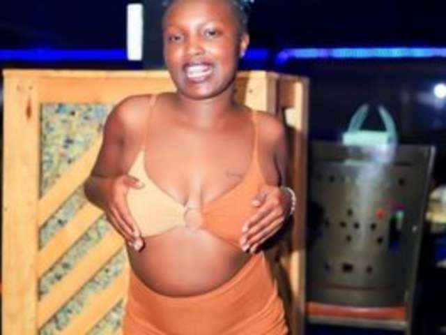 go to chat with SexyDebie