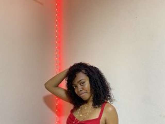 go to chat with SexyFrenchDoll
