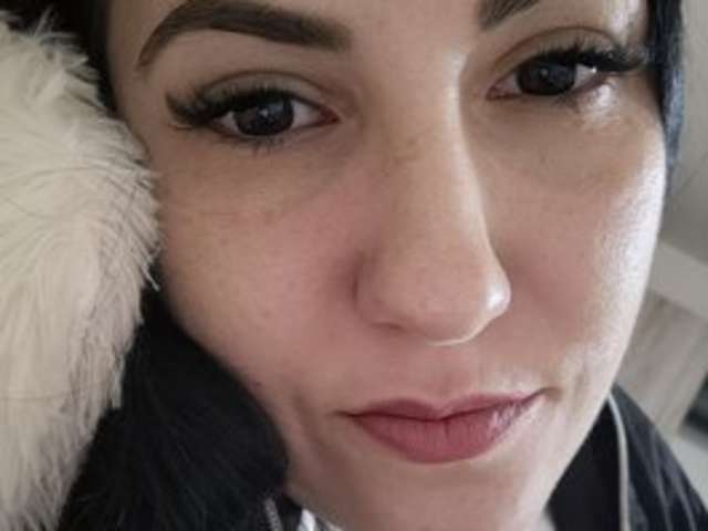 go to chat with Sexyslimm25