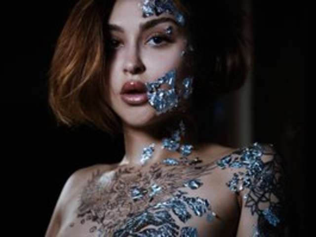 go to chat with ShadowRoxy