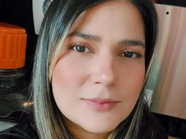 go to chat with Shantal-smith