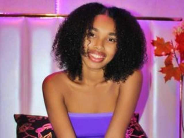 go to chat with ShantalJames