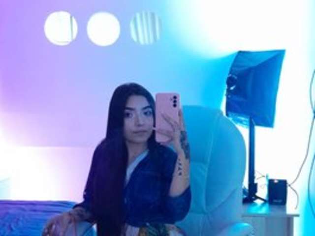 go to chat with Sharom-Silver20