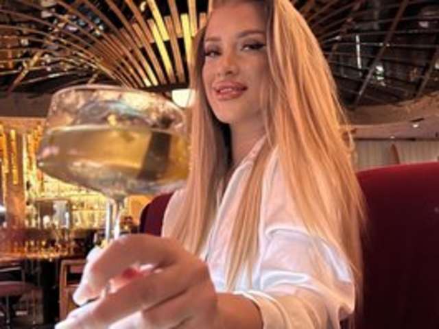 go to chat with SinWithAmy