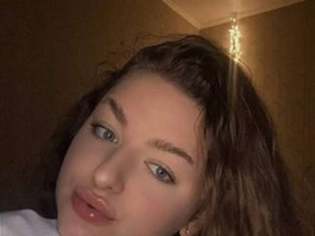 go to chat with Sintia-Maers