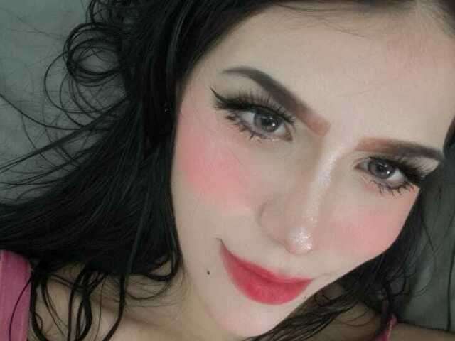 go to chat with SmallKylie
