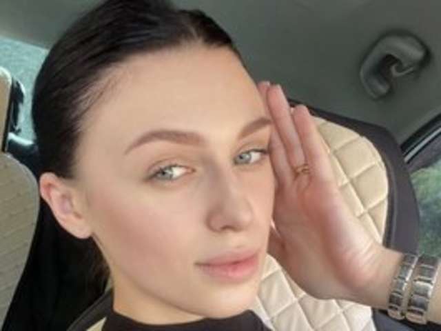 go to chat with Sofia09b
