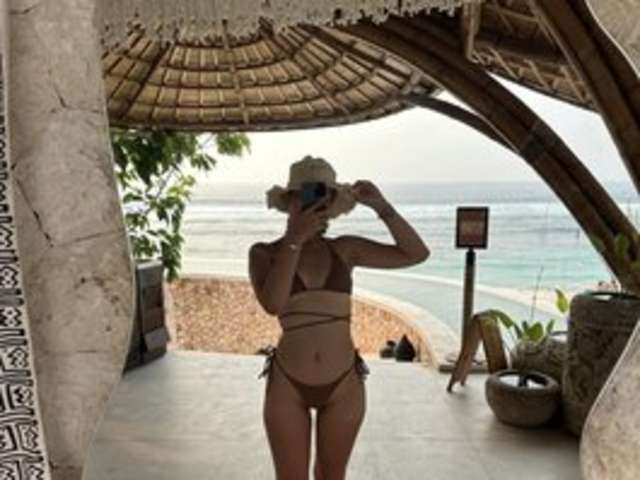 go to chat with Sofia26a