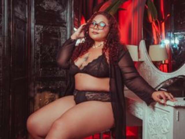 go to chat with SofiaLusty