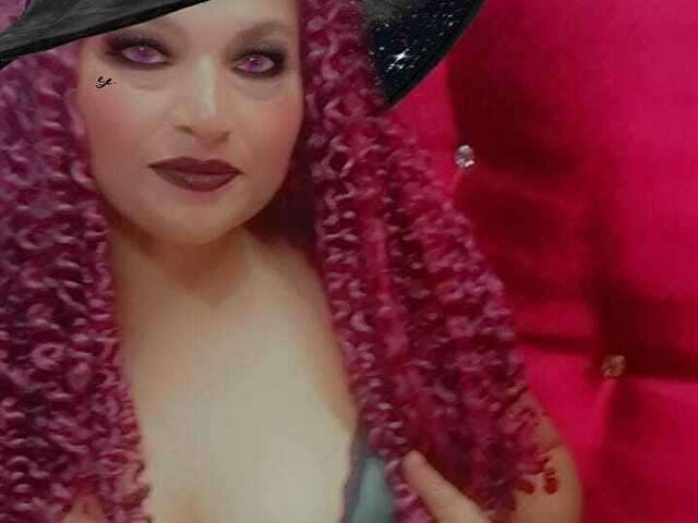 go to chat with SofiaMature