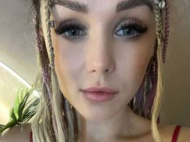 go to chat with Sonya_Mur