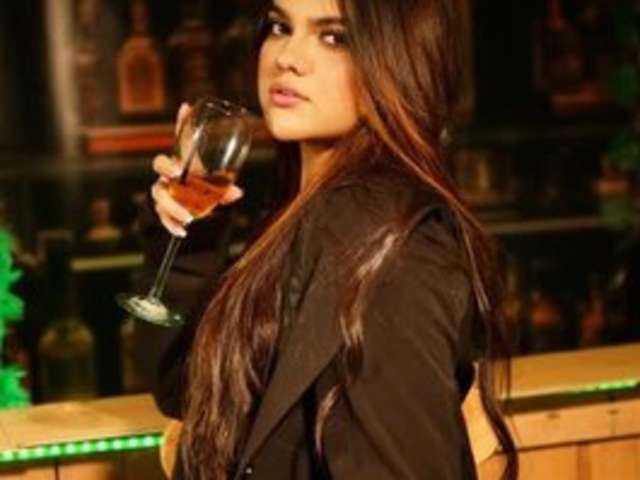 go to chat with Sophi-Thompson