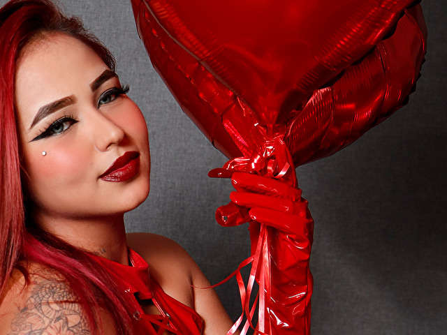 go to chat with SophiaBlair