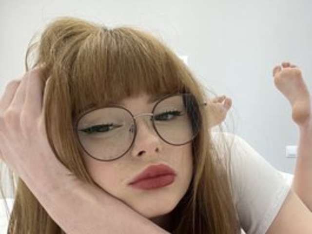 go to chat with Sophie-doll
