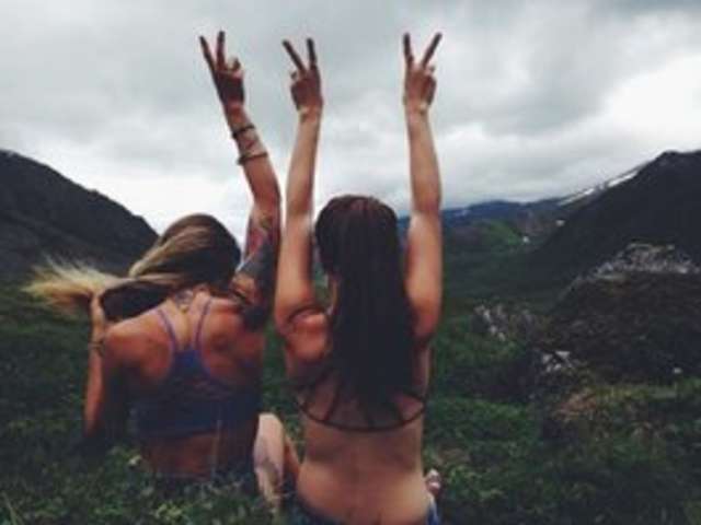 go to chat with SophieAndAlix