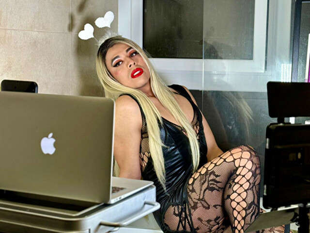 go to chat with SophieBTs