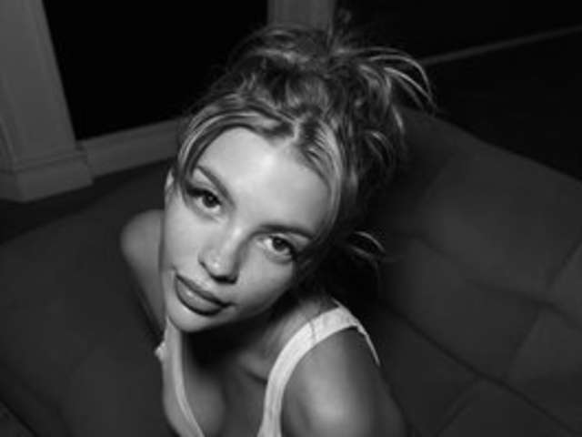 go to chat with SophieFleurr