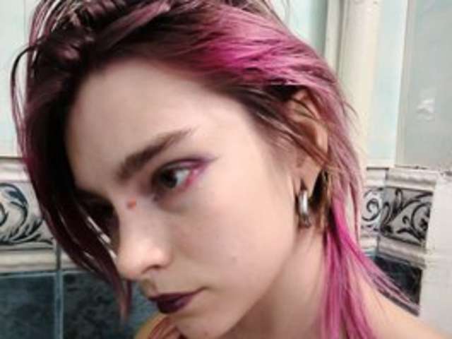 go to chat with SophieHard