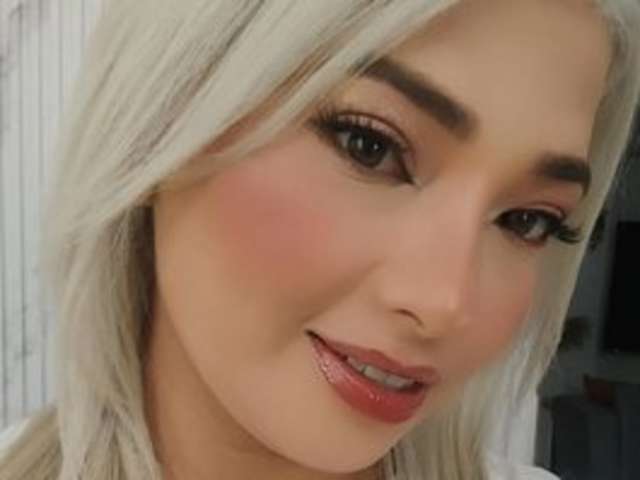 go to chat with SophieVarto