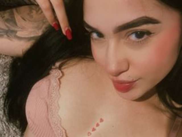 go to chat with Sophiie-Vega
