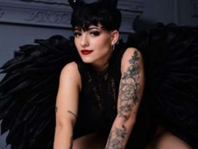 go to chat with SophiyaStar